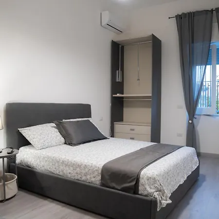 L'angolo Tra Gli Scavi * Pompei